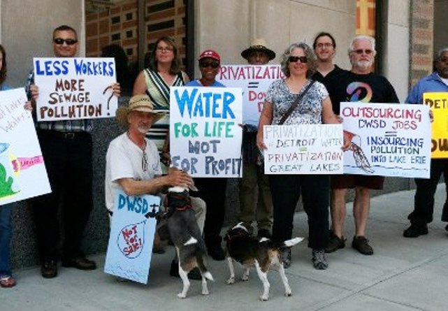 People's Water Board Coalition protest outside Detroit Water Board building Aug. 21, 2012.