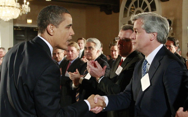 Chase CEO Jamie Dimon (r) has a close relationship with the Obama administration.