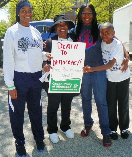 Dorothy Pinkney's daughters and grandson traveled from Columbus, Ohio for the event.