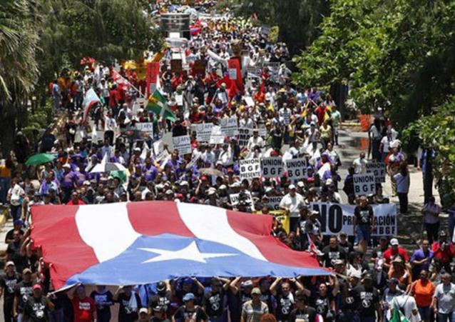 Mass protest in Puerto Rico during 2009 general strike.