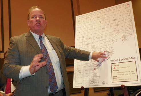 Duggan targets Detroit on map of DWSD, saying it will now operate only within city boundaries Sept. 9, 2014.