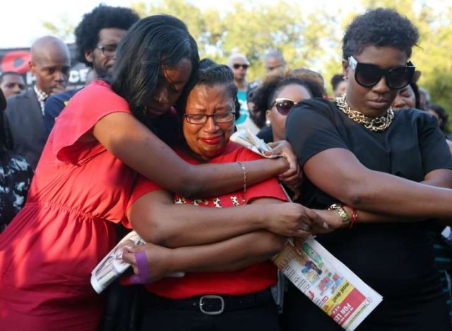 Sandra Bland friends and family grieve.